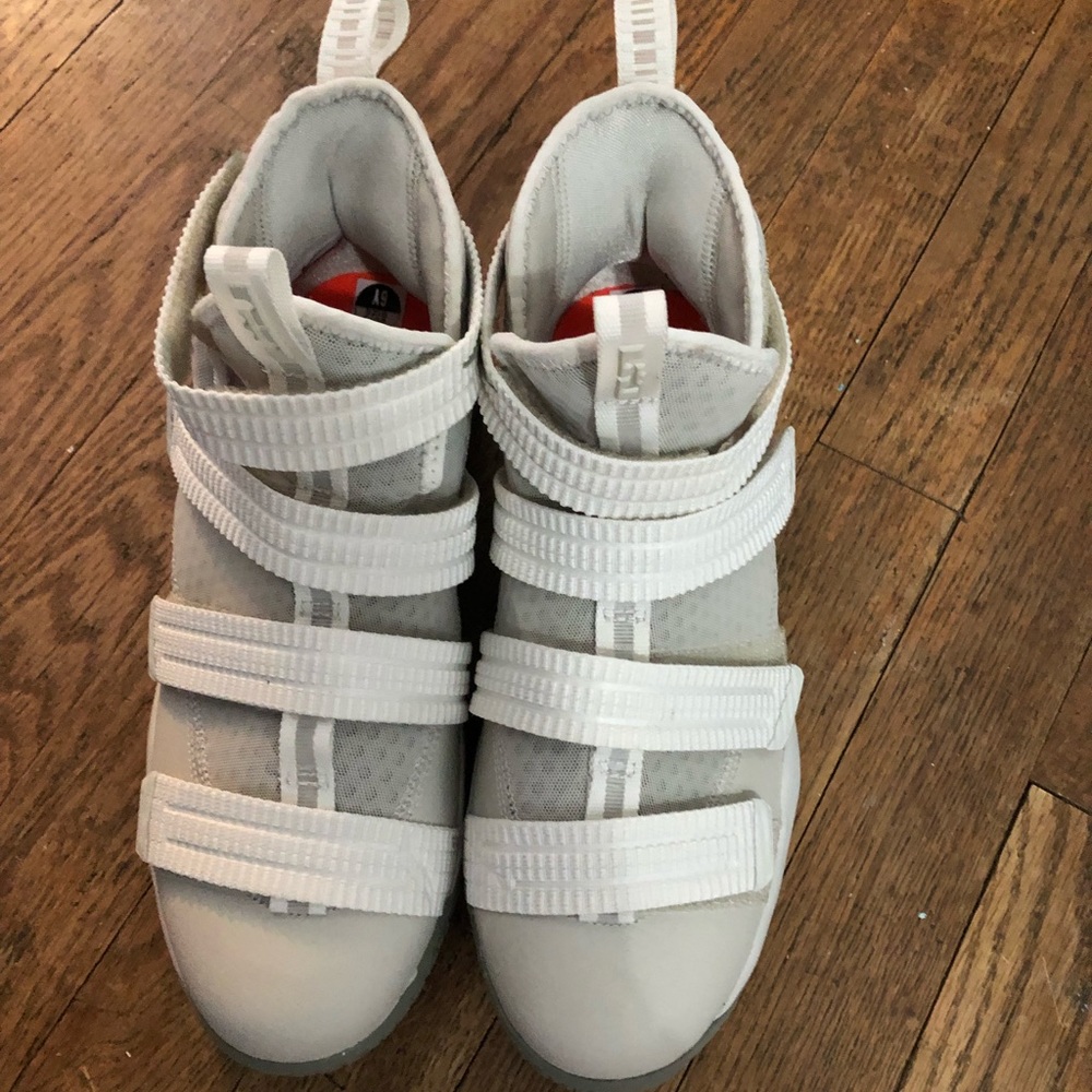Labron sneakers